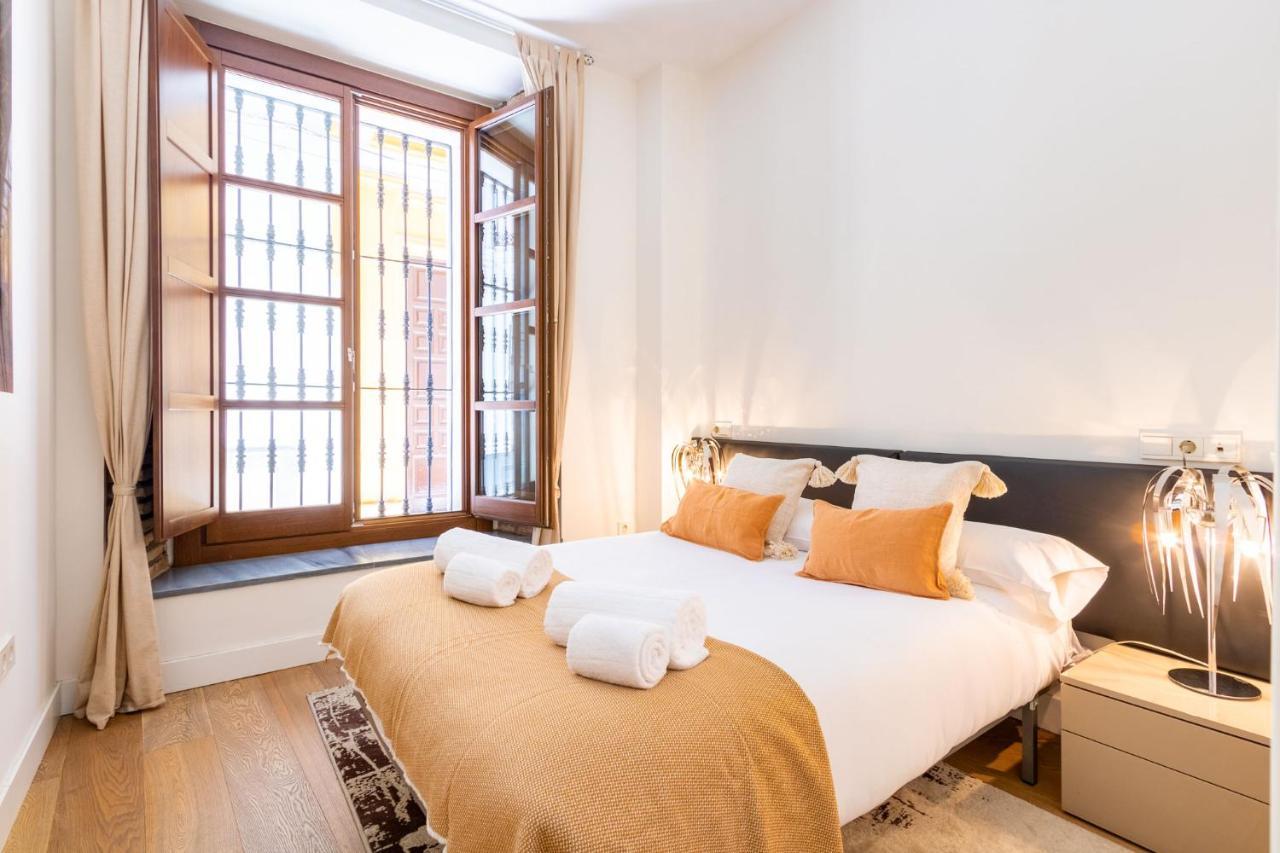 Apartament Angeles Santa Cruz Deluxe By Valcambre Sewilla Zewnętrze zdjęcie